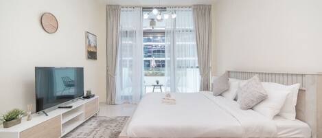 Silitysrauta/-lauta, Wi-Fi, vuodevaatteet