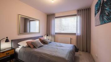 1 bedroom, iron/ironing board, travel cot, WiFi
