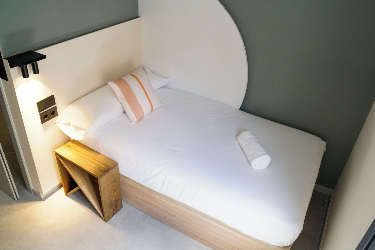 Single - Habitación individual con baño privado.