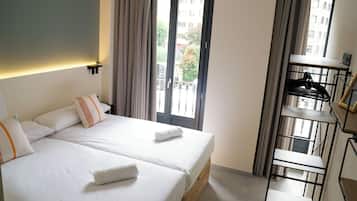 Deluxe Twin Room | Premium bedding, down comforters, desk, laptop workspace