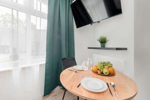 Dining - Płocka 10 | Apartment | Pet Friendly (Lódz)