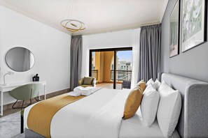 2 slaapkamers, een bureau, een strijkplank/strijkijzer, wifi