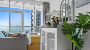 Iron/ironing board, WiFi, bed sheets - StoneTree - Studio One Studio - Prime Location (Dubai Marina)