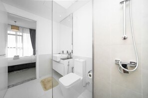 Hårføner og håndklær