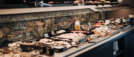 Free daily buffet breakfast