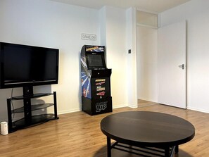 Interior - Essex 2 Bed Flat Near Station With Free Parking (South Ockendon)