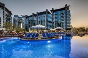 Pool - Luxury 1BR in Caribbean - Palm Jumeirah (Palm Jumeirah)