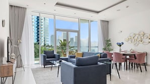 Living area - Luxury 1BR in Caribbean - Palm Jumeirah (Palm Jumeirah)