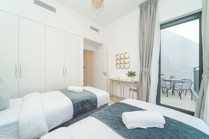 3 bedrooms, iron/ironing board, WiFi, bed sheets