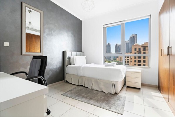 3 bedrooms, iron/ironing board, WiFi, bed sheets