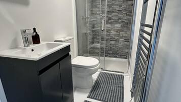 Studio | Bathroom
