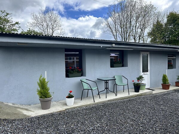 Exterior - Stardust 1-bed Studio (Mullenbeg)