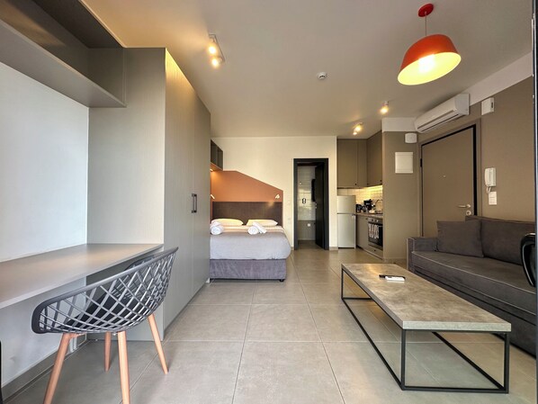 1 bedroom, desk, iron/ironing board, WiFi