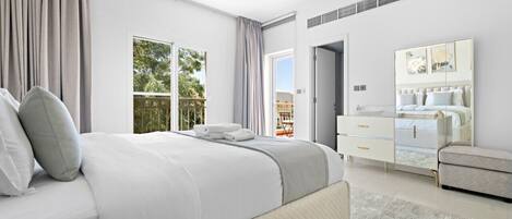 3 bedrooms, desk, iron/ironing board, WiFi