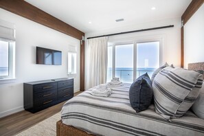 4 bedrooms, desk, iron/ironing board, travel crib - Amazing North Cape gulf front, unmatched views, completed April 2024! (PORT SAINT JOE)