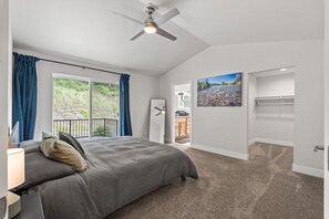 3 bedrooms, desk, iron/ironing board, free WiFi