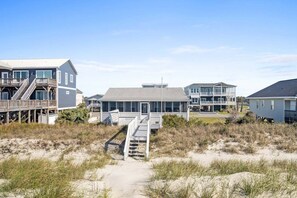 Exterior - Full House / 5705 W Beach Drive (Oak Island)
