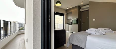 1 bedroom, desk, iron/ironing board, WiFi