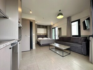 1 bedroom, desk, iron/ironing board, WiFi