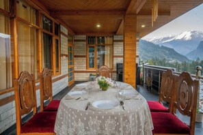 Dining - Goroomgo Urban Monk Stays Manali (Manali)