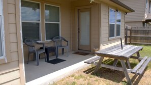 屋外ダイニングエリア