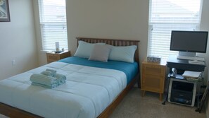 3 bedrooms, desk, iron/ironing board, free WiFi