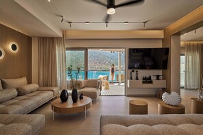 5 Schlafzimmer, Zimmersafe, Bügeleisen/Bügelbrett, Reisekinderbett