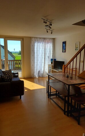 Smart TV - Urlaub auf dem Rügener Land Abseits der Touristengebiete (Trent)