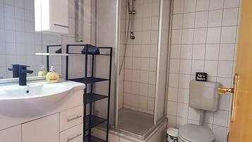 Bruser, håndklæder, Sæbe, Toiletpapir