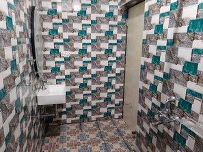 Deluxe Double Room, Mountain View | Bathroom - Twilight at kodai (Kodaikanal)