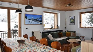 Unclassified image, 3 of 18, button - 2nd floor, fireplace or stove, tv, ski locker, 160m², Pralognan-la-Vanoise (Pralognan-la-Vanoise)