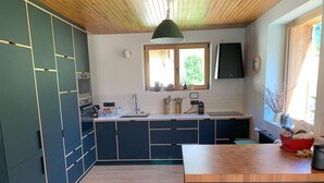 Unclassified image, 2 of 18, button - 2nd floor, fireplace or stove, tv, ski locker, 160m², Pralognan-la-Vanoise (Pralognan-la-Vanoise)