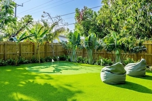 Property grounds - Casa Fillmore - Tropical Escape - Pool, Hot Tub, Mini-Golf, BBQ+ (Hollywood)