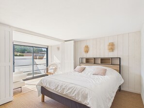 3 bedrooms, iron/ironing board, free WiFi - House for 10 with heated pool (La Barre-de-Monts)