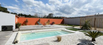 House for 10 with heated pool