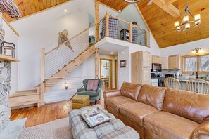 House (2 Bedrooms) | Interior - Jeffersonville Home w/ Deck Near Hiking & Climbing (Jeffersonville)