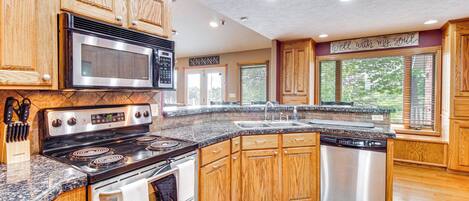 House (4 Bedrooms) | Interior