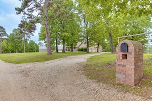 Interior - Family-friendly Ozarks Getaway < 21 Mi to Branson! (Omaha)