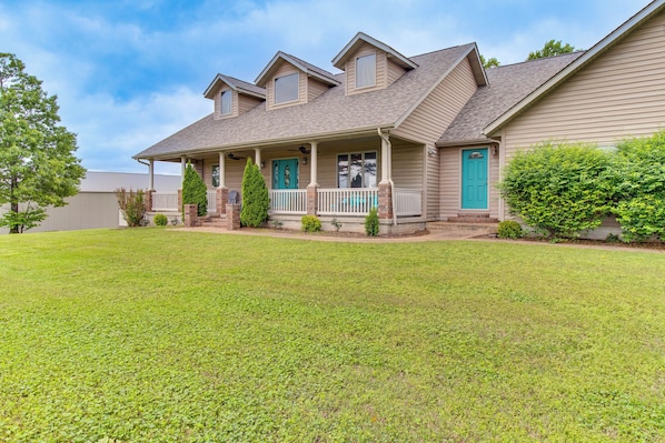 Interior - Family-friendly Ozarks Getaway < 21 Mi to Branson! (Omaha)