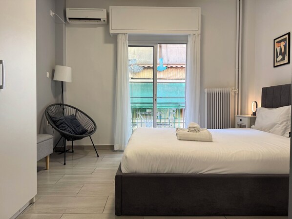 1 bedroom, desk, iron/ironing board, WiFi