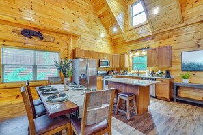 House (4 Bedrooms) | Interior