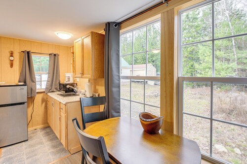 Cozy Brownville Cabin: 2 Mi to Schoodic Lake!
