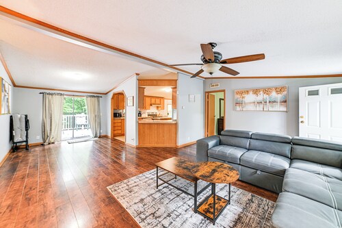 Kuttawa Vacation Rental w/ Smart TV, Near Marinas!