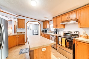 House (3 Bedrooms) | Interior