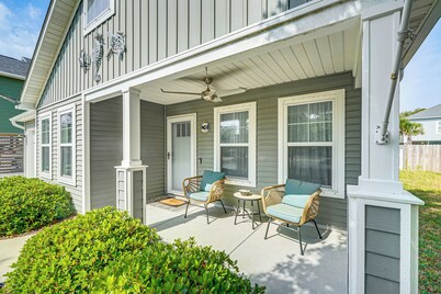 Charming Oak Island Beach House w/ Fire Pit & Yard