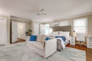 House (5 Bedrooms) | Interior
