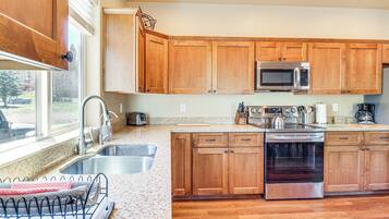 House (2 Bedrooms) | Interior