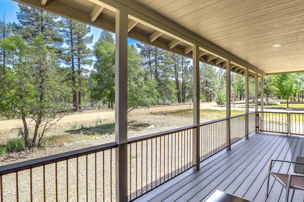 Deck & ATV Trail Access: Quiet Cabin in Show Low - Snowflake, AZ