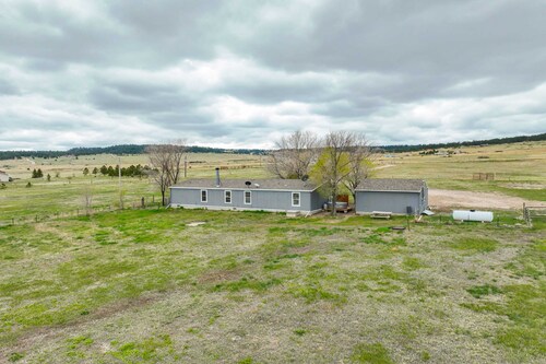 3 BD, Poker, Pool Table, Foosball, Hot tub & more!