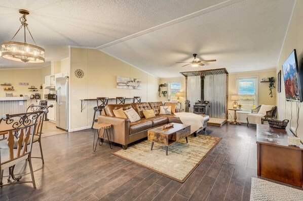 Télévision, table de tennis de table